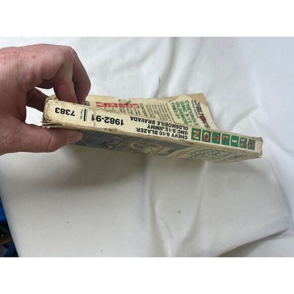 Chilton's Chevrolet S10 Blazer Jimmy Bravada 1982-91 Repair Manual 8139 Wiring - Picture 3 of 7